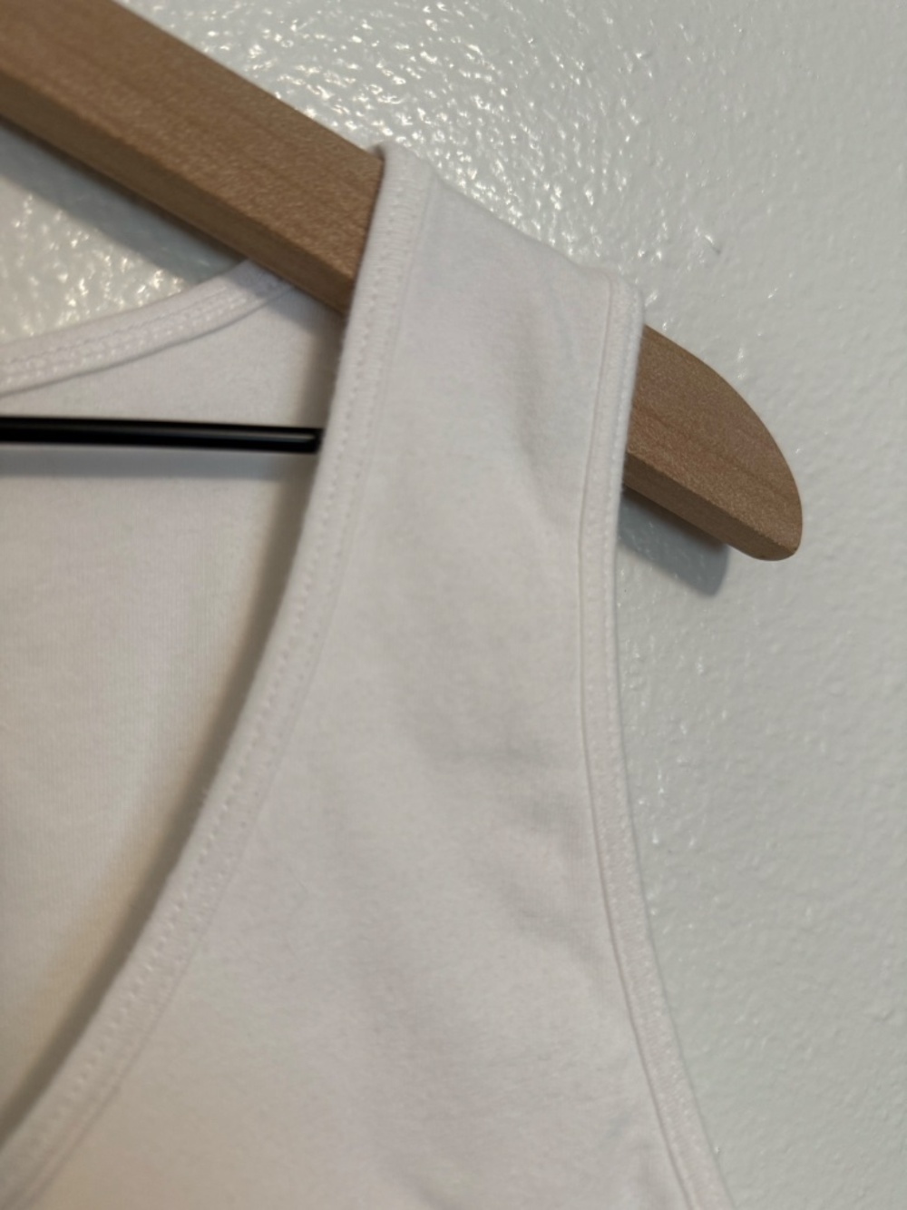 Duluth - No-Yank Wireless Built-In Bra White Scoop Neck Stretch Tank Top - 1X - Picture 6 of 10